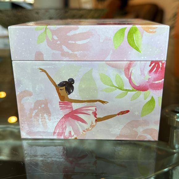 Jewelkeeper Ballerina 🩰 Musical Jewelry Box - Picture 8 of 10